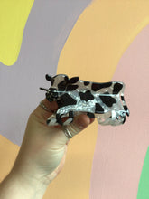 Load image into Gallery viewer, Animal Hair Claw
