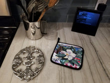 Load image into Gallery viewer, Barq's and Magnolia Pot Holders - Set of 2 Decorative Kitchen Helpers | Made in the USA 1009PTHD