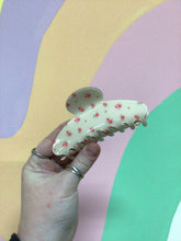 Load image into Gallery viewer, Cream Toile Hairclaws