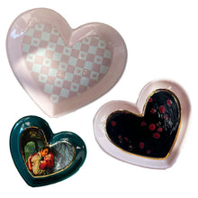 Load image into Gallery viewer, Set of Heart Dishes