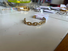 Load image into Gallery viewer, Classic Chainlink Band Titanium Bracelet
