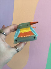 Load image into Gallery viewer, Bird Hair Claw