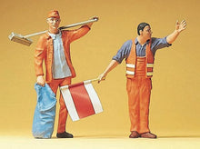 Load image into Gallery viewer, Preiser 45008 G Scale Highway Workers -- Sweeper &amp; Flagman