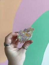 Load image into Gallery viewer, Conch Hair Claw