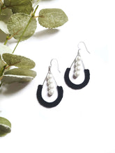 Load image into Gallery viewer, Teardrop Pearl Lined Earrings