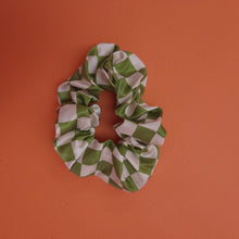 Load image into Gallery viewer, Checkered Scrunchies