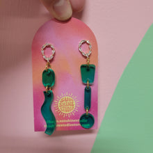 Load image into Gallery viewer, Petite Pieces Earrings