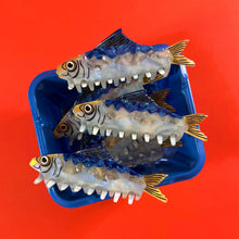 Load image into Gallery viewer, Sardine Hair Claw