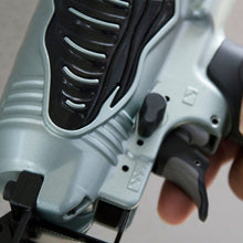 Load image into Gallery viewer, Metabo HPT NT65M2SM 2-1/2 In. 16 Gauge Finish Nailer (with Air Duster)