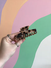 Load image into Gallery viewer, Classic Hair Claw