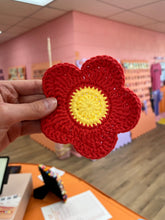 Load image into Gallery viewer, Crochet Daisy Coasters