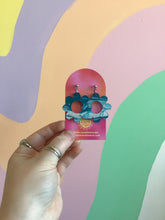 Load image into Gallery viewer, Happy Spring Daisy Earrings