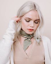 Load image into Gallery viewer, Mint Julep - Convertible Scrunchie Tie