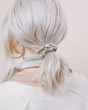 Load image into Gallery viewer, Mint Julep - Convertible Scrunchie Tie