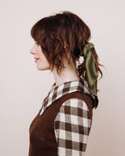 Load image into Gallery viewer, Poison Ivy - Convertible Scrunchie Tie