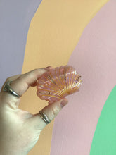 Load image into Gallery viewer, Shell Hair Claw