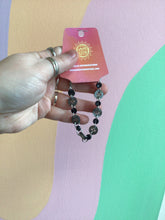 Load image into Gallery viewer, Button bracelet