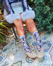 Load image into Gallery viewer, Casper and Trees Sheer Crew Sock