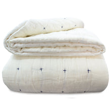 Load image into Gallery viewer, Handmade Lightweight Linen Quilt With Cotton Batting