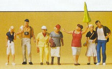 Load image into Gallery viewer, Preiser 10455 HO Scale Spectators -- Guide w/Tourists