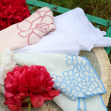Load image into Gallery viewer, Hydrangea dinner napkins, white, set of two