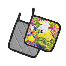 Load image into Gallery viewer, Primroses Pot Holders - Set of 2 Decorative Kitchen Helpers | Made in the USA 6062PTHD