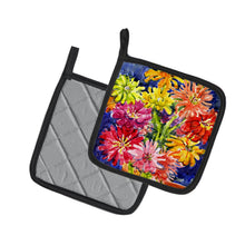 Load image into Gallery viewer, Gerber Daisies Pot Holders - Set of 2 Decorative Kitchen Helpers | Made in the USA 6069PTHD