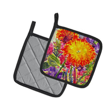 Load image into Gallery viewer, Aster Pot Holders - Set of 2 Decorative Kitchen Helpers | Made in the USA 6077PTHD