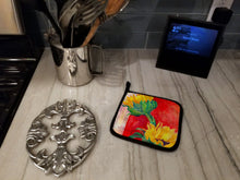 Load image into Gallery viewer, Sunflower Pot Holders - Set of 2 Decorative Kitchen Helpers | Made in the USA 6111PTHD