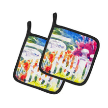 Load image into Gallery viewer, Whitegate Inn fence Houses Pot Holders - Set of 2 Decorative Kitchen Helpers | Made in the USA 6124PTHD