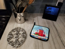 Load image into Gallery viewer, Lighthouse on the rocks Harbour Pot Holders - Set of 2 Decorative Kitchen Helpers | Made in the USA 6137PTHD