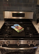 Load image into Gallery viewer, Cairn Terrier and the Chipmunk Oven Mitt 7017OVMT