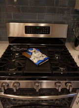 Load image into Gallery viewer, French Bulldog Momma's Love Oven Mitt 7055OVMT