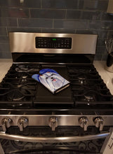 Load image into Gallery viewer, Maltese Oven Mitt 7108OVMT