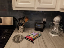 Load image into Gallery viewer, French Bulldog and lady Oven Mitt 7128OVMT