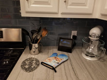 Load image into Gallery viewer, Shiba Inu Oven Mitt 7135OVMT