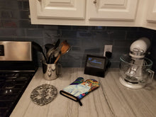 Load image into Gallery viewer, Cat Oven Mitt 7153OVMT
