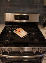 Load image into Gallery viewer, Pomeranian Oven Mitt 7165OVMT