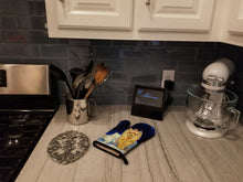 Load image into Gallery viewer, Yorkie Oven Mitt 7221OVMT