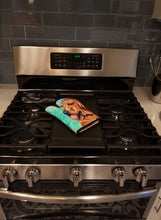 Load image into Gallery viewer, Bloodhound Oven Mitt 7224OVMT