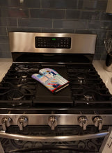 Load image into Gallery viewer, Lady with her Schipperke Oven Mitt 7268OVMT