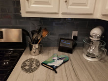 Load image into Gallery viewer, Harlequin Great Dane Oven Mitt 7278OVMT