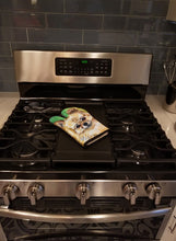 Load image into Gallery viewer, Pomeranian Sissy Oven Mitt 7393OVMT