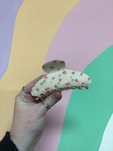 Load image into Gallery viewer, Cream Toile Hairclaws