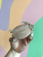 Load image into Gallery viewer, Sea Turtle Hair Claw