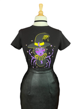 Load image into Gallery viewer, Spider Baby Fitted Graphic Tee in Black 