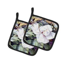 Load image into Gallery viewer, Magnolia Pot Holders - Set of 2 Decorative Kitchen Helpers | Made in the USA 8002PTHD