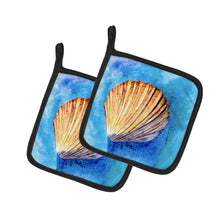 Load image into Gallery viewer, Shells Pot Holders - Set of 2 Decorative Kitchen Helpers | Made in the USA 8009PTHD