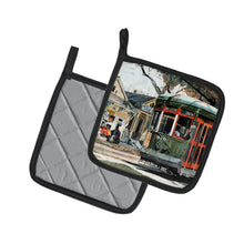Load image into Gallery viewer, New Orleans Street Car Pot Holders - Set of 2 Decorative Kitchen Helpers | Made in the USA 8108PTHD