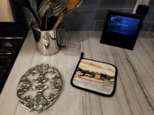 Load image into Gallery viewer, The Pass Pot Holders - Set of 2 Decorative Kitchen Helpers | Made in the USA 8121LPTHD